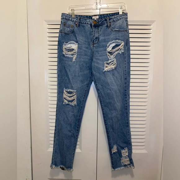 Tobi Montana Vintage Distressed Jeans - Picture 2 of 7